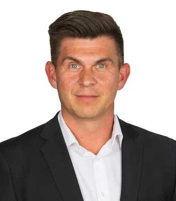 Portrait of Curtus Collins, REALTOR®.
