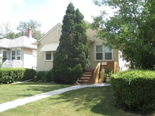 washington park home, central regina